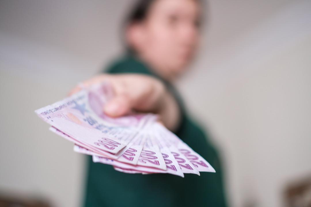 Emekliye ikinci 5 bin TL'lik ikramiye! &Ouml;deneceği tarihi de a&ccedil;ıkladı: 3 aşamalı &ccedil;alışma