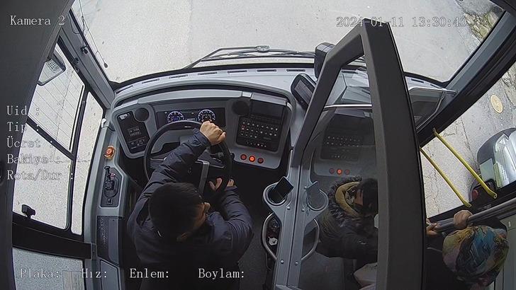 Babaannesi küçük çocuğu otobüste unuttu! Arkasından el sallamış... Kimse ismini söyletemedi G5