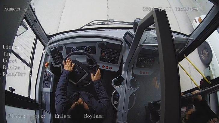 Babaannesi küçük çocuğu otobüste unuttu! Arkasından el sallamış... Kimse ismini söyletemedi G4