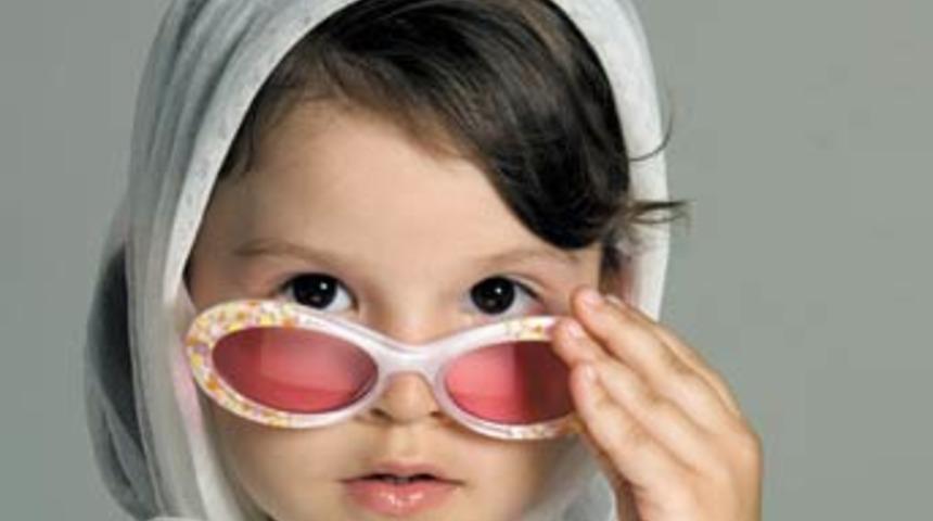 7 yaşında 3 alb&uuml;m&uuml; var