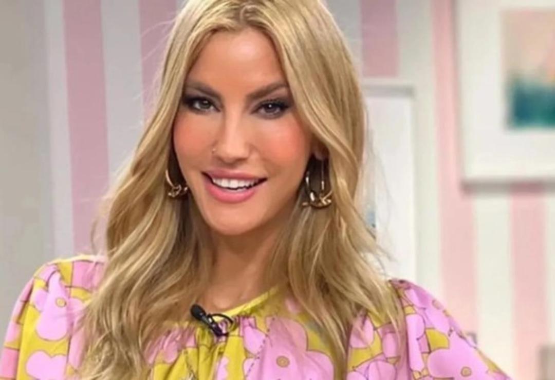 &Ccedil;ağla Şıkel'in 800 metrekarelik 4 katlı l&uuml;ks evini g&ouml;renler hayran kaldı! İ&ccedil;inde yok yok... ' Adeta saray yavrusu'