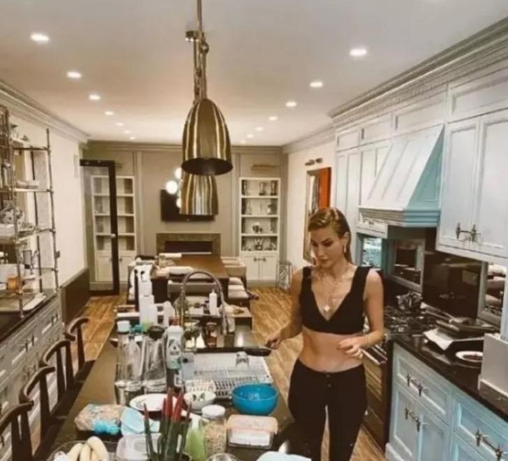 Çağla Şıkel'in 800 metrekarelik 4 katlı lüks evini görenler hayran kaldı! İçinde yok yok... ' Adeta saray yavrusu' G5