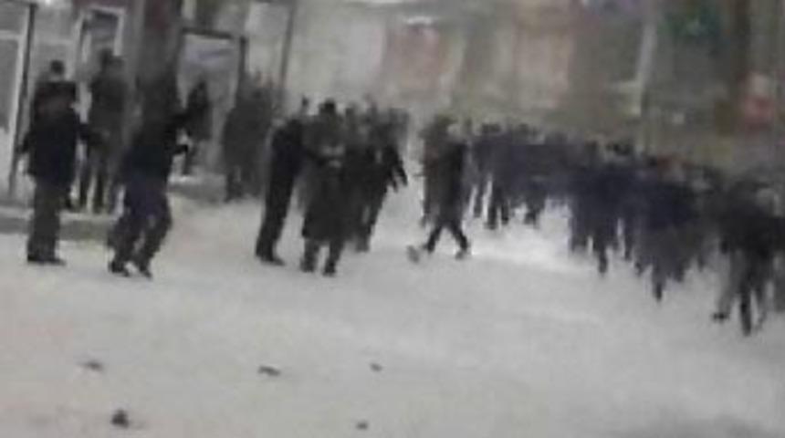 Askeri lojmana saldırı!