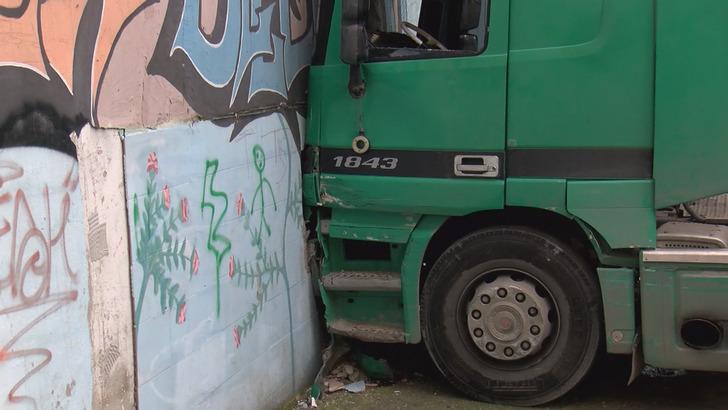 Esenler'de şoke eden anlar! '9 şiddetinde deprem oluyor sandık' G1