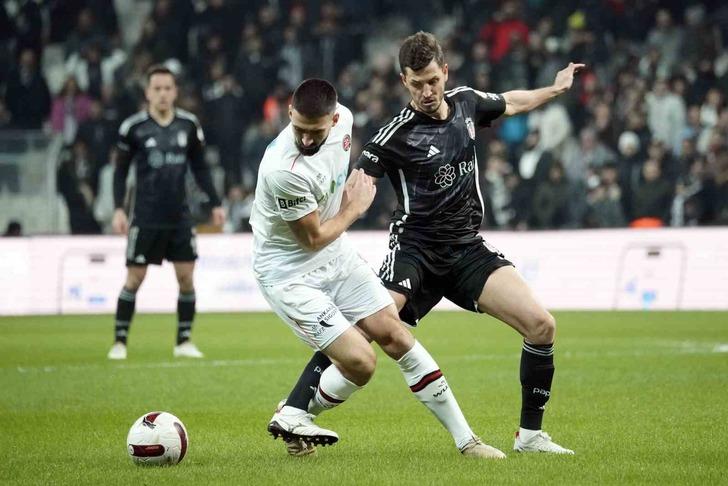 Fernando Santos Süper Lig kariyerine 3 puanla başladı! Beşiktaş Semih Kılıçsoy'un yıldızlaştığı maçta Karagümrük'ü 3-0 mağlup etti 18269827-728xauto