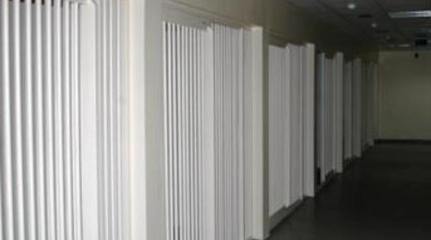 Travestiye karakolda iğren&ccedil; teklif!