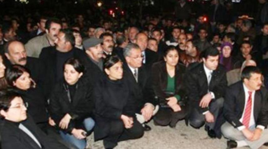 Diyarbakır'da oturma eylemi