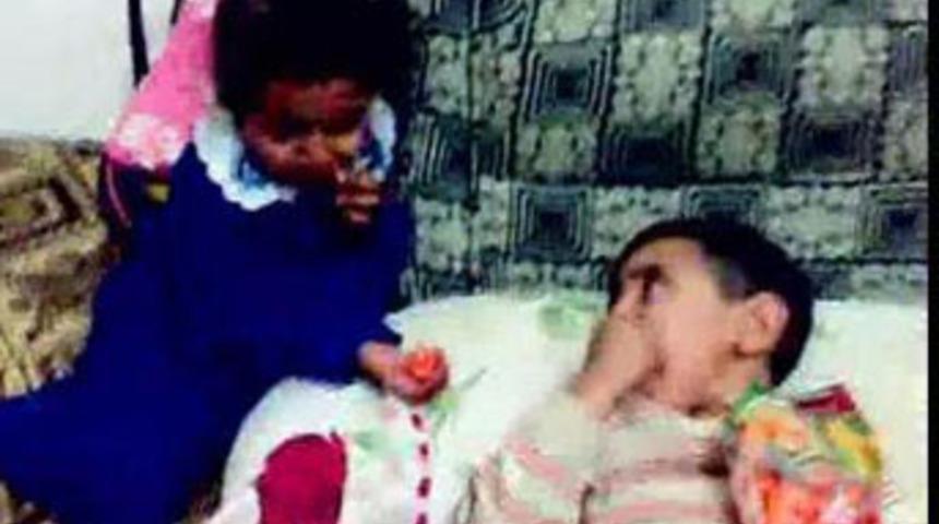 Aynı yatakta &ouml;l&uuml; bulundular