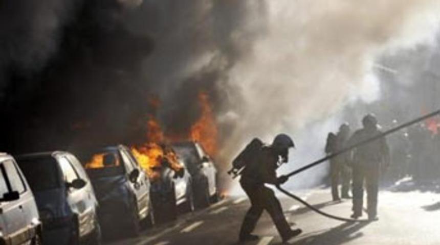 Kapitalizm karşıtları Cenevre'yi dağıttı