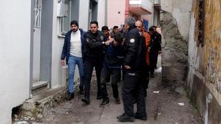 Polisi görünce koşarak kaçtı, çatıda yakalandı!