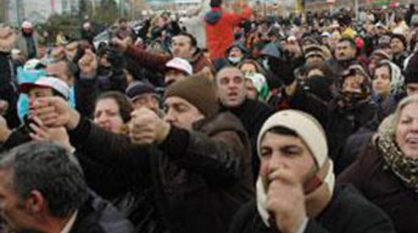 T&uuml;rk-İş'ten grev sinyalleri