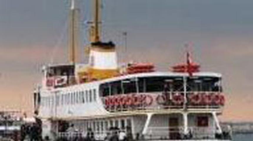 Yolcu vapurdan atladı iddiası!