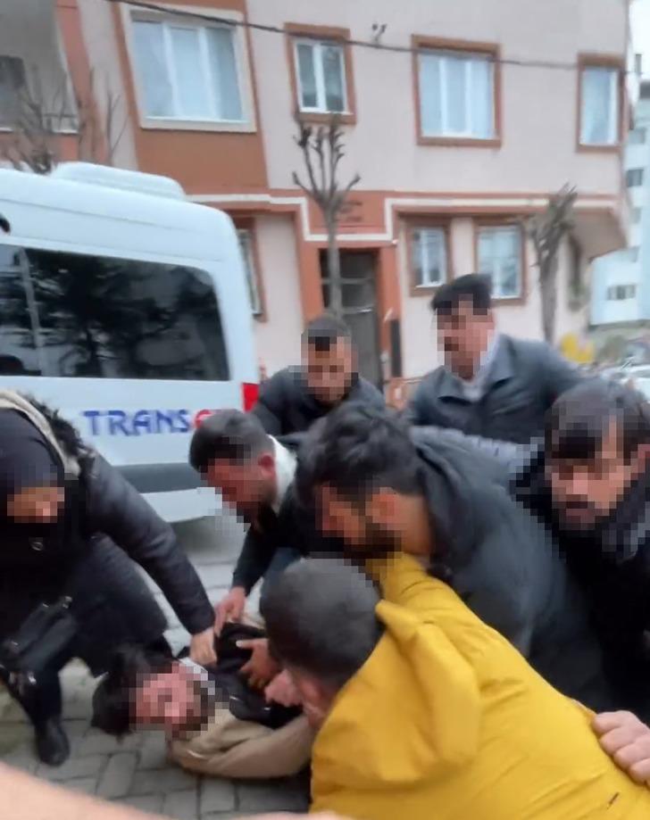 Satın aldıkları araç rehinli çıkınca akılalmaz görüntüler ortaya çıktı! Taraflar birbirine tornavidayla saldırdı G3