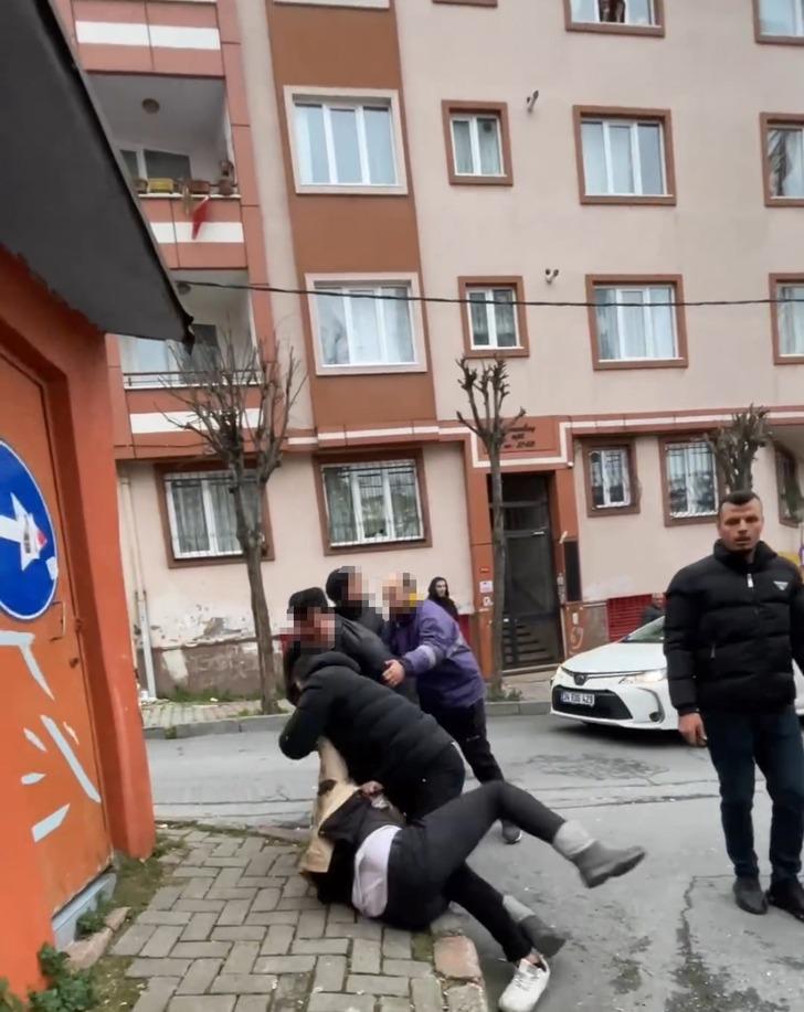 Satın aldıkları araç rehinli çıkınca akılalmaz görüntüler ortaya çıktı! Taraflar birbirine tornavidayla saldırdı G5