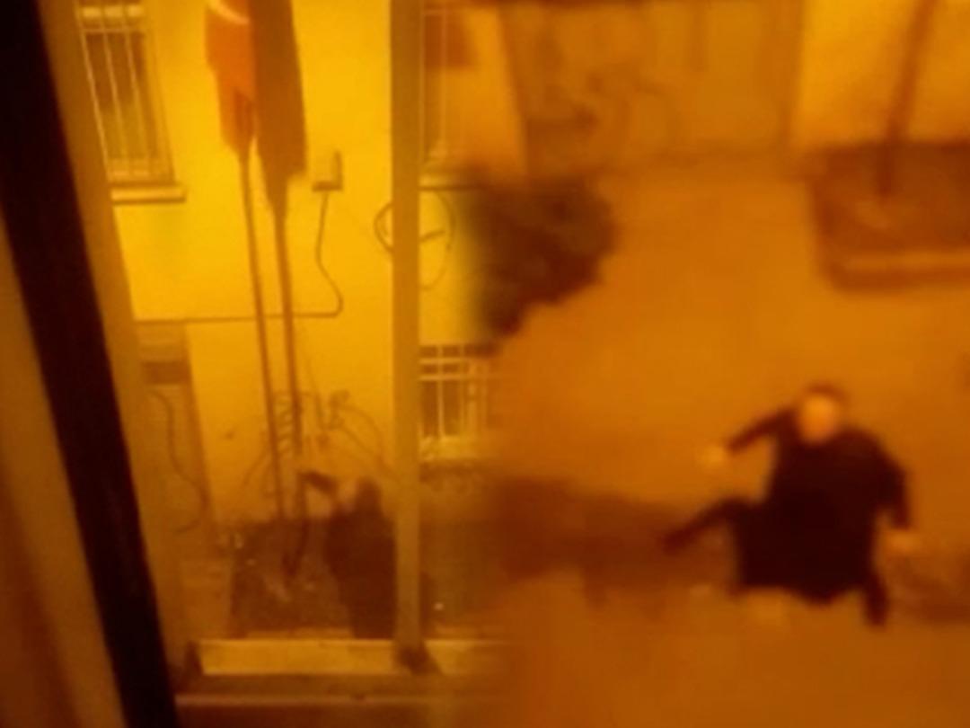 "Sen kurban olasın o bayrağa" İstanbul'da T&uuml;rk bayrağını indirme tartışması! O şahıs ifadesinde bakın ne demiş