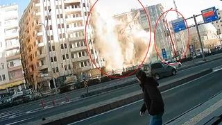 2 bloklu, 8 katlıydı... Ağır hasarlı apartman, yıkım sırasında böyle çöktü