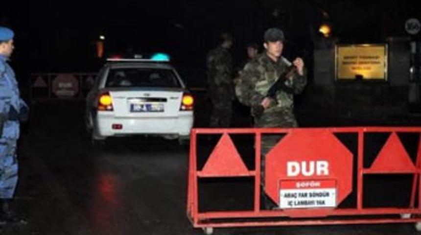 8 subay g&ouml;zaltında