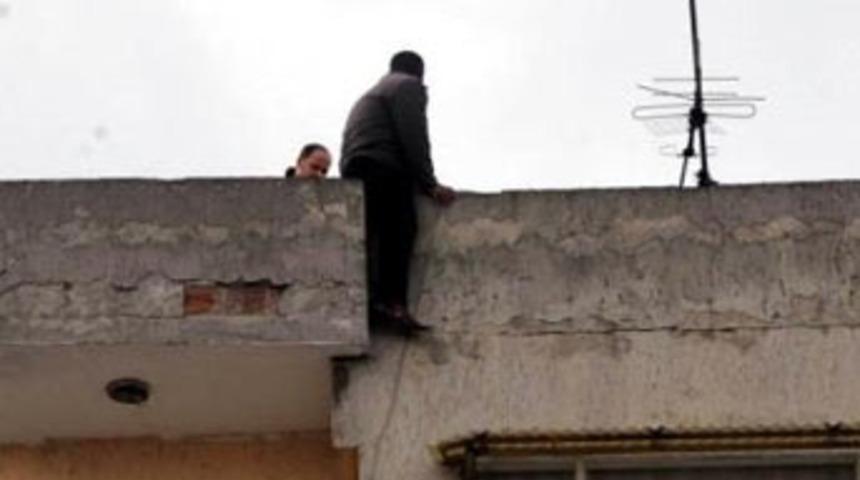 'Atlayacak başka bina bulamadın mı?'