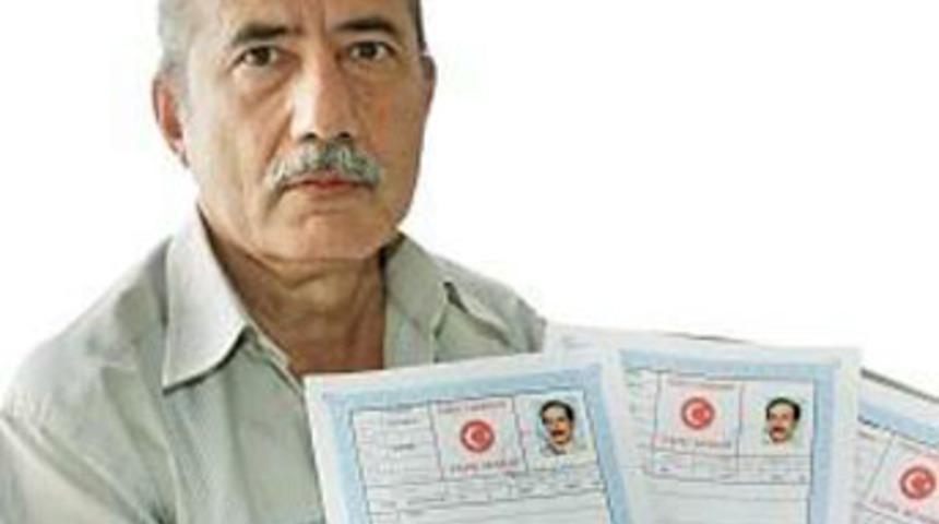 Arsaya giderken eldeki tapulardan oldu