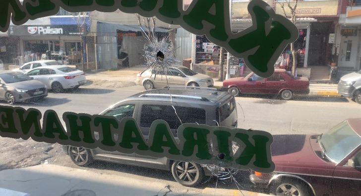 Esenyurt'ta bir gecede 3 kahvehaneye silahlı saldırı! Müşterilerin panik anları kameraya yansıdı G5