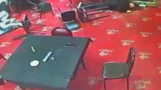 Esenyurt'ta bir gecede 3 kahvehaneye silahlı saldırı! Müşterilerin panik anları kameraya yansıdı