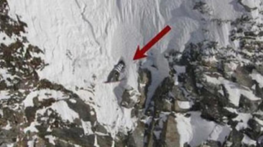 Hayatı birka&ccedil; santim ile kurtuldu