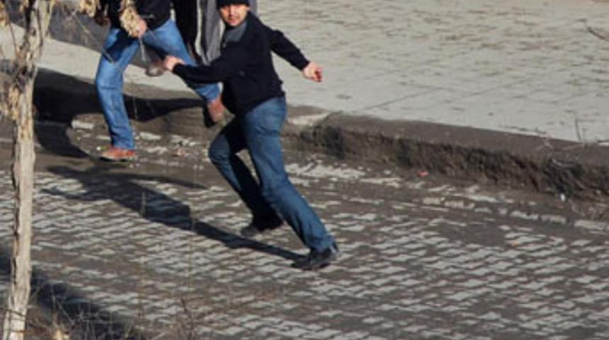 Sivil polisi lin&ccedil; etmek istediler