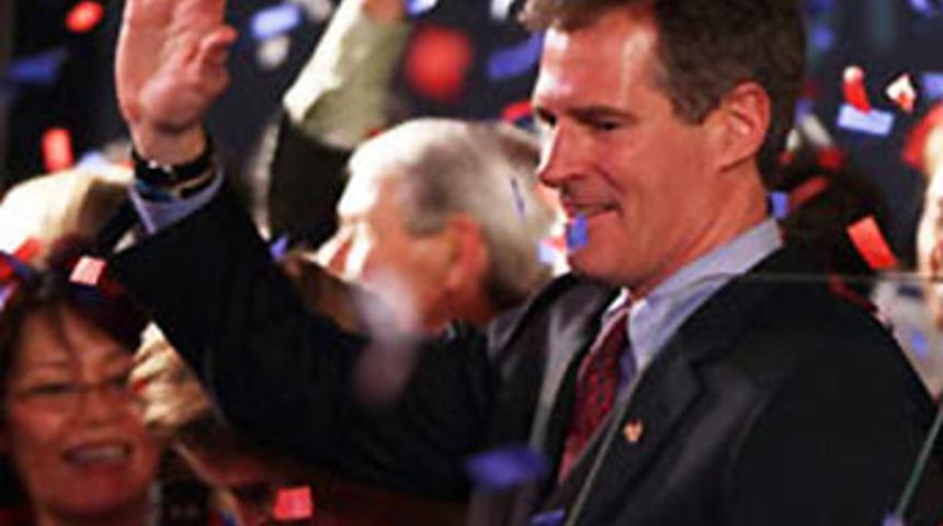 Obama'yı zora sokan orta sayfa g&uuml;zeli