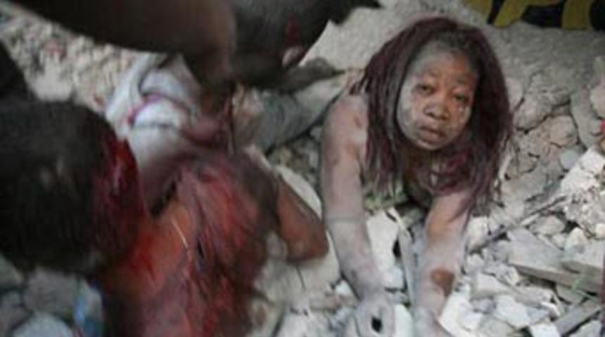 Bir dakika boyunca sallandılar