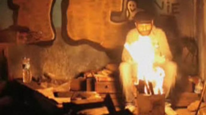 Onun &ouml;yk&uuml;s&uuml; adında saklı