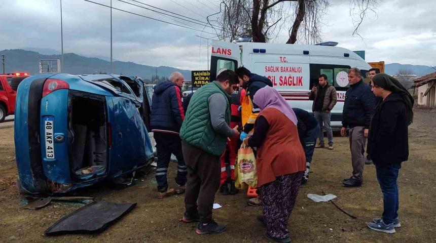 Seydikemer&rsquo;de aynı yerde bir dakikada iki kaza