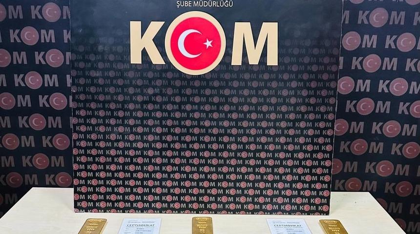 Yasa dışı yollarla &uuml;lkeye getirilen k&uuml;l&ccedil;e altın ele ge&ccedil;irildi