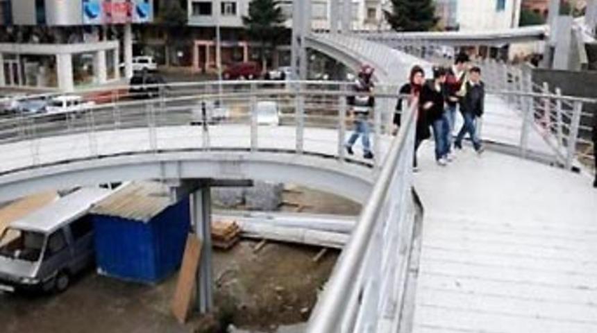 Rize'de labirent gibi &uuml;st ge&ccedil;it!