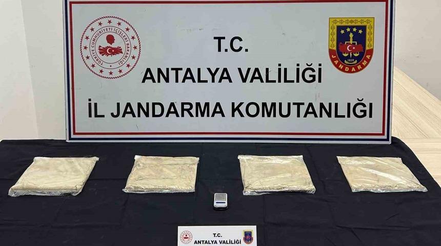 2 kilogram eroin piyasaya sürülemeden ele geçirildi