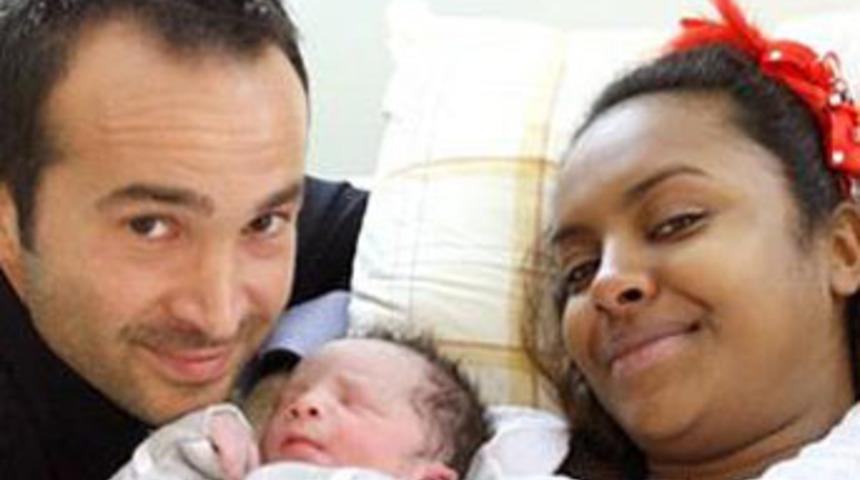 Bebeğin adını r&uuml;yasında g&ouml;rm&uuml;ş