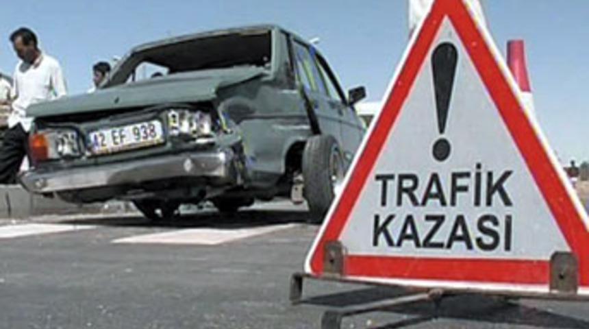 Yolcu otobüsü TIRla çarpıştı