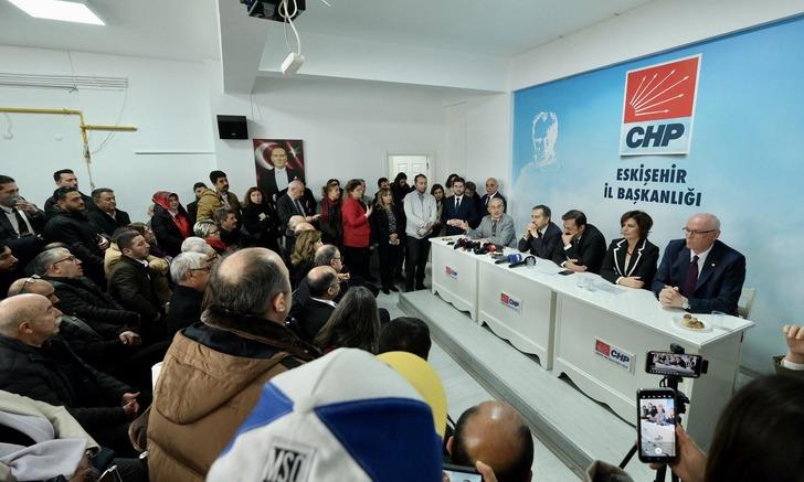 Büyükerşen'den aday tanıtım toplantısında CHP'ye sert sözler! 'Cesaretle söylüyorum' dedi: Bu parti nasıl adam olacak diye düşünüp durdum G2