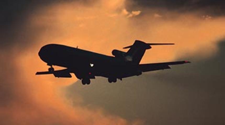 Uçak tekerleğinde Londra'ya uçtu