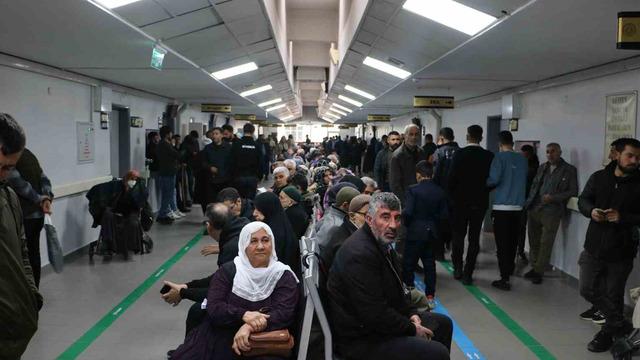 Acil servisler dolup taşıyor! Pandemiden sonra en yoğun dönemi... 'Maske' uyarısı