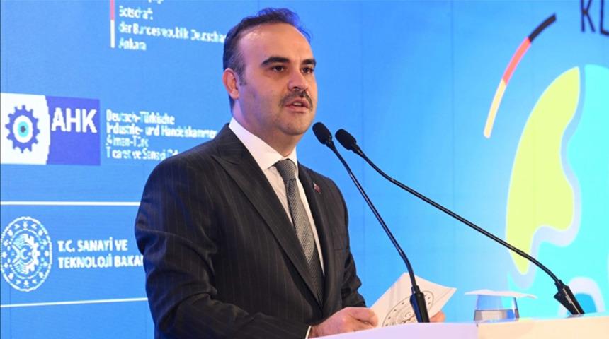 Bakan Kacır'dan ilk Türk astronot Alper Gezeravcı'ya ilişkin açıklama!