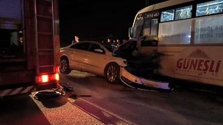 Bursa'da halk otobüsü ile otomobilin karıştığı kazada 8 kişi yaralandı