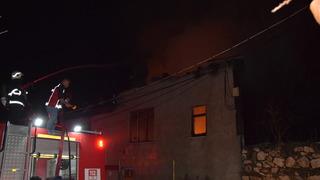 Bilecik'te metruk binada çıkan yangın söndürüldü