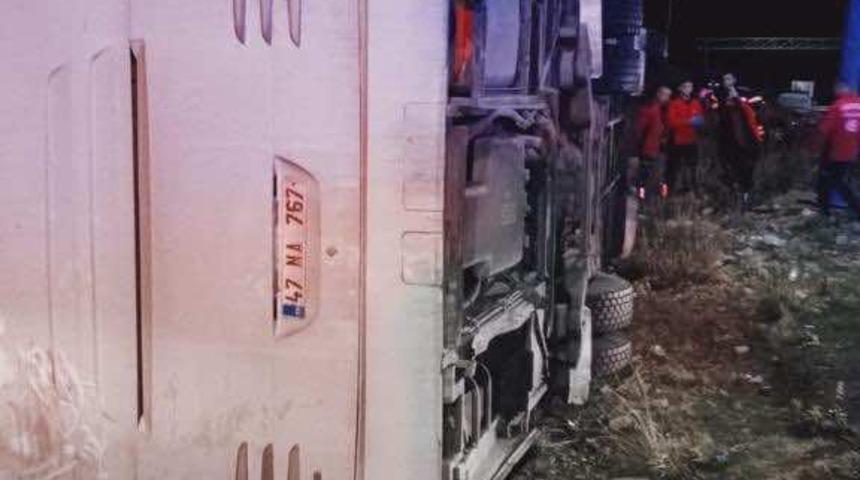 Mersin'de devrilen yolcu otobüsündeki 9 kişi öldü, 30 kişi yaralandı