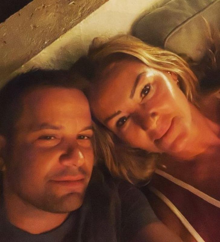 Pınar Altuğ kocasıyla pozunu paylaştı! Gazze sorusu geldi... "Boyumuzu aşar" G5