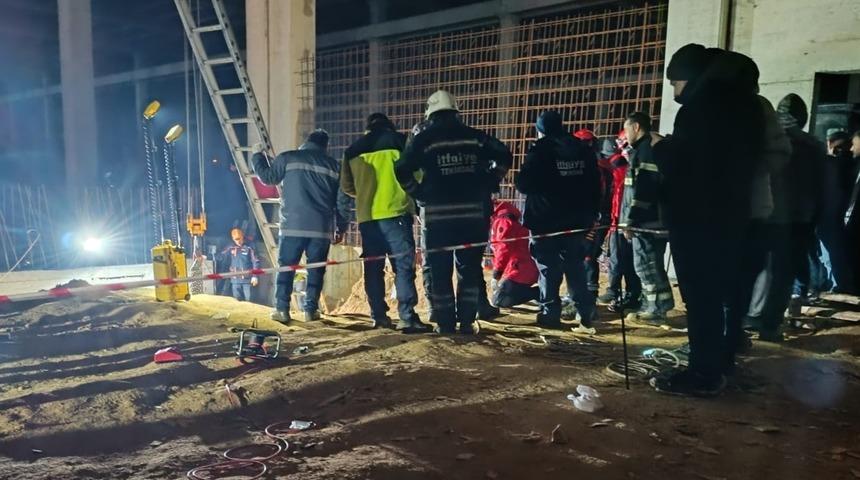 Tekirdağ'da göçük altında kalan 2 işçiden biri kurtarıldı