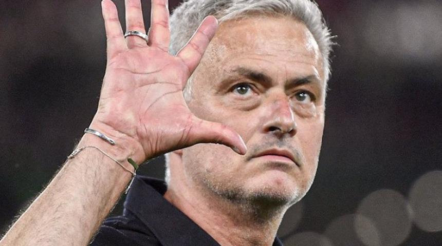 Dünya futbolunda büyük şok! Roma, Jose Mourinho ile yolların ayrıldığını açıkladı!
