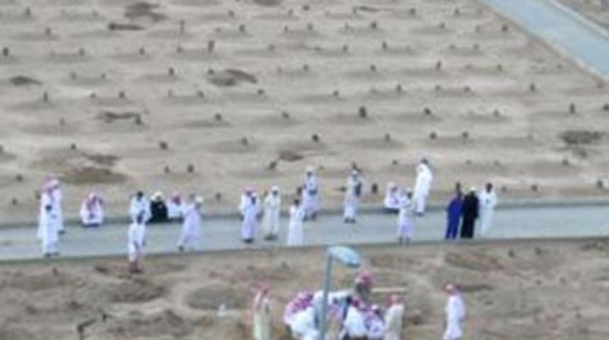 Bu mezarlıkta ağlamak yasak