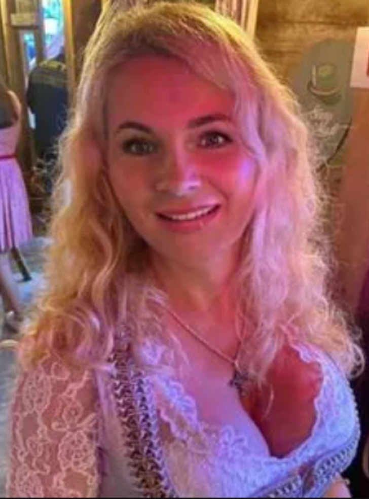 Öğretmenin sosyal medyadan yaptığı cinsellik tavsiyeleri başına bela oldu! Kendisini 'enerji ve seks terapisti' olarak tanımlıyordu... Görevine son verildi G1