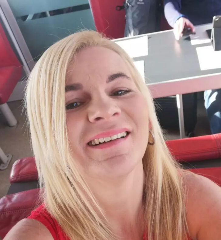 Öğretmenin sosyal medyadan yaptığı cinsellik tavsiyeleri başına bela oldu! Kendisini 'enerji ve seks terapisti' olarak tanımlıyordu... Görevine son verildi G2