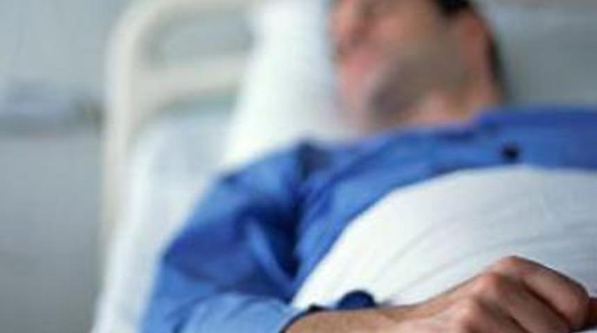 &Ouml;l&uuml;m d&ouml;şeğindeki hastayla seks yaptı!